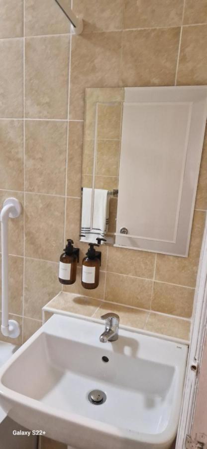 Archillects Entire Two Bedroom Comfy House - Free Parking Глазго Экстерьер фото